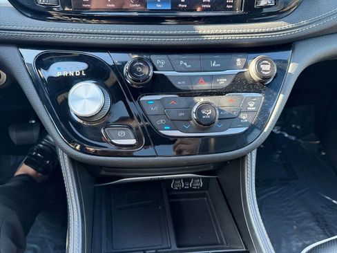 Used 2022 Chrysler Pacifica Limited w/ S Appearance Package image 21