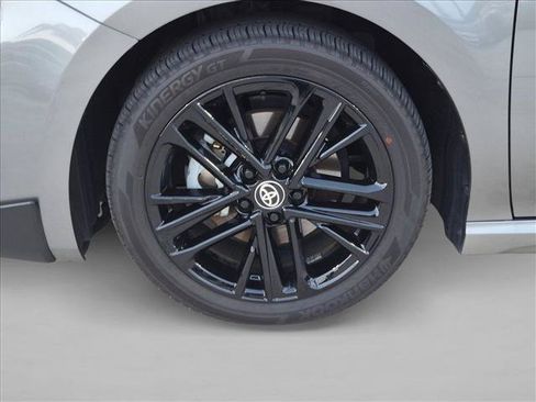 Used 2026 Toyota Camry SE w/ Convenience Package FWD image 9