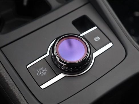 New 2025 Volkswagen Tiguan SE image 16