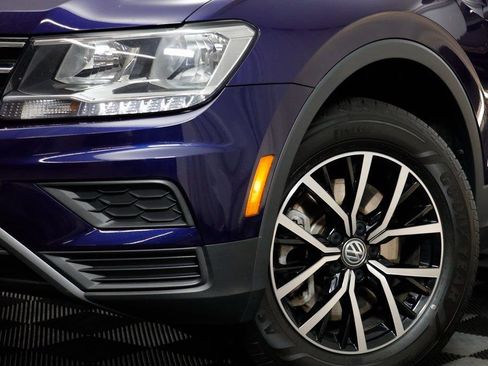 Used 2021 Volkswagen Tiguan SE image 3