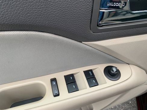 Used 2012 Ford Fusion SE image 10