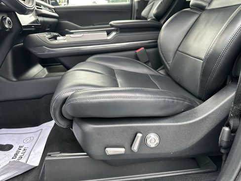 Certified 2025 Lincoln Navigator Reserve AWD/4WD image 14