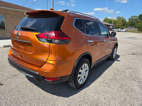 Used 2017 Nissan Rogue S w/ S Appearance Package image 5