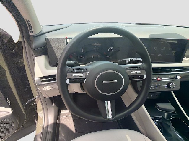 New 2026 Hyundai Tucson SE FWD image 11