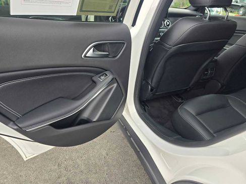Certified 2019 Mercedes-Benz GLA 250 4MATIC image 17