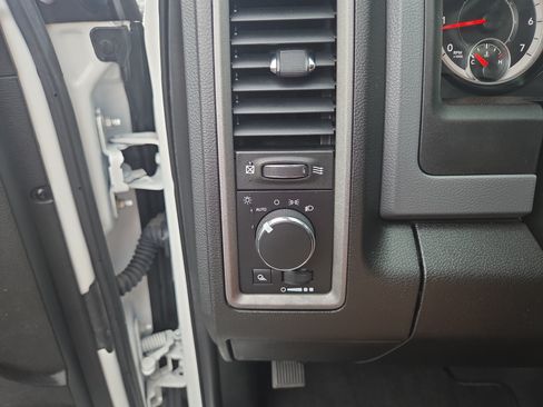 Certified 2019 RAM 1500 Tradesman w/ Popular Equipment Group RWD image 24