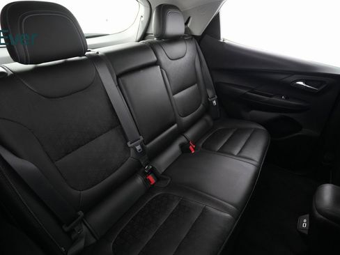 Used 2022 Chevrolet Bolt LT w/ Infotainment Package image 9