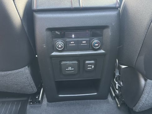 Used 2023 Chevrolet Traverse RS AWD/4WD image 23