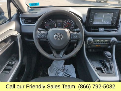 Used 2020 Toyota RAV4 LE image 16