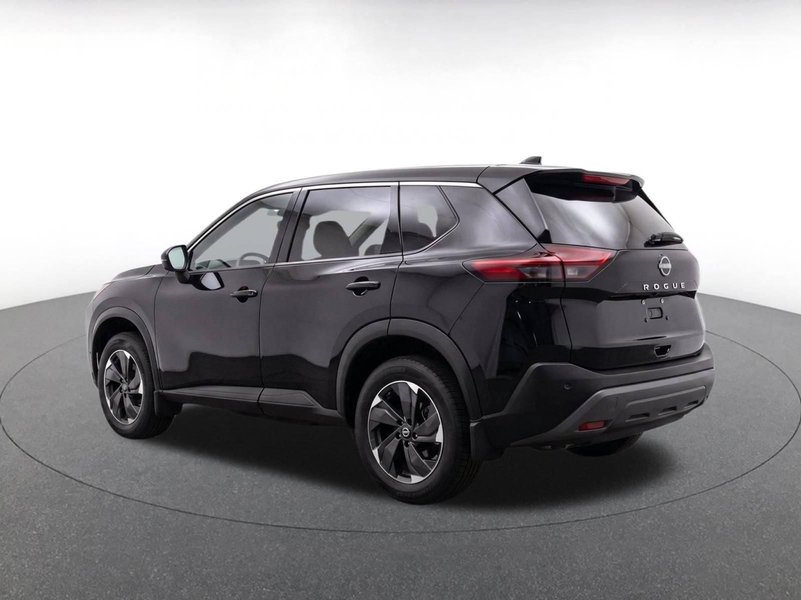 Used 2025 Nissan Rogue SV AWD/4WD image 6