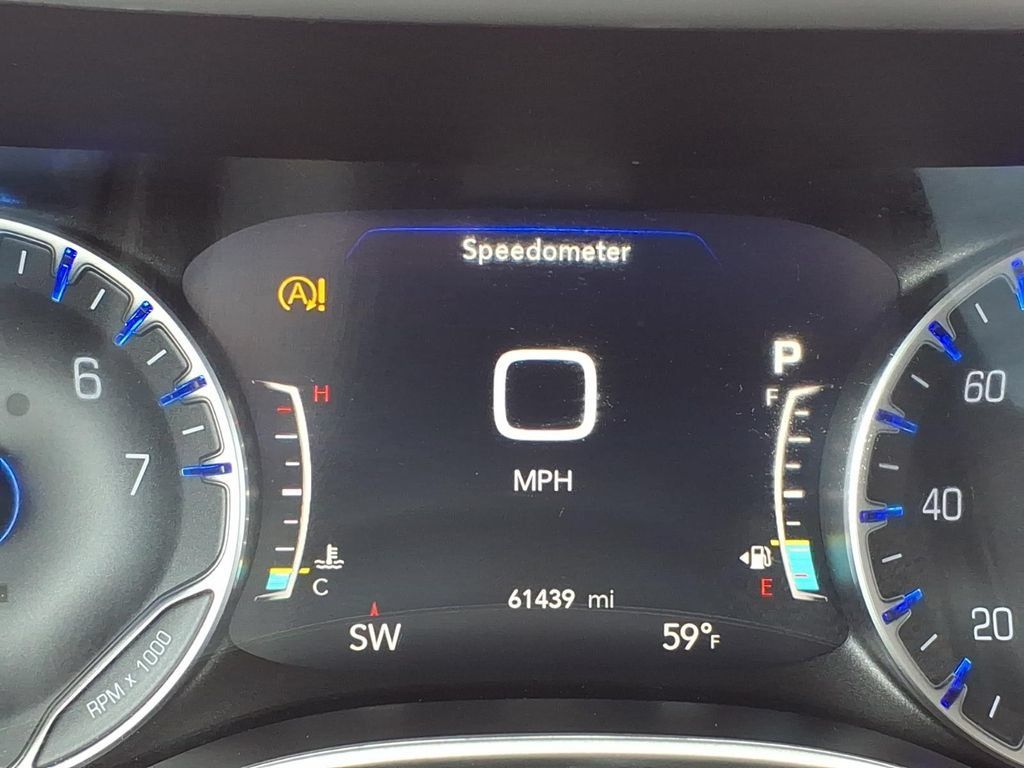 Used 2024 Chrysler Pacifica Touring-L FWD image 25