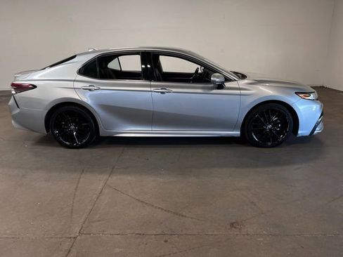 Used 2024 Toyota Camry XSE FWD image 2