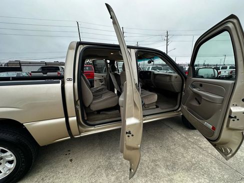 Used 2005 GMC Sierra 1500 SLE w/ Off-Road Package image 39