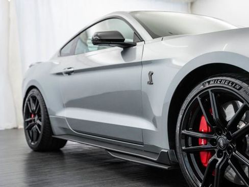 Used 2021 Ford Mustang Shelby GT500 w/ Technology Package RWD image 30
