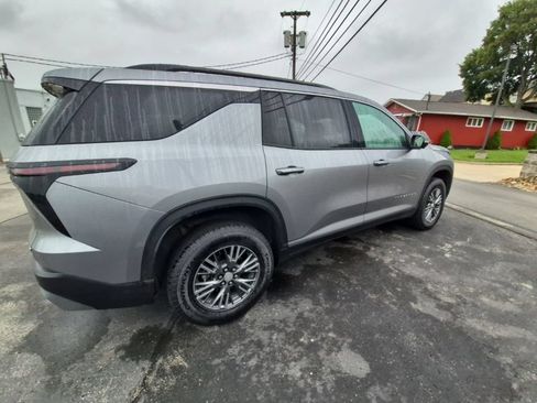 Used 2024 Chevrolet Traverse LT w/ Trailering Package AWD/4WD image 8