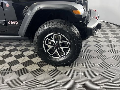 Certified 2025 Jeep Wrangler Unlimited Rubicon image 3