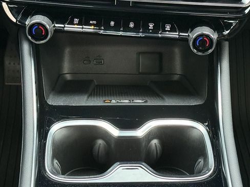 Used 2025 Chevrolet Traverse High Country w/ LPO, Floor Liner Package FWD image 26