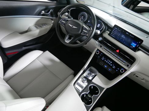 Used 2024 Genesis G70 2.5T AWD/4WD image 9