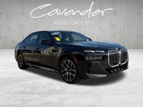 Used 2025 BMW 740i RWD image 2