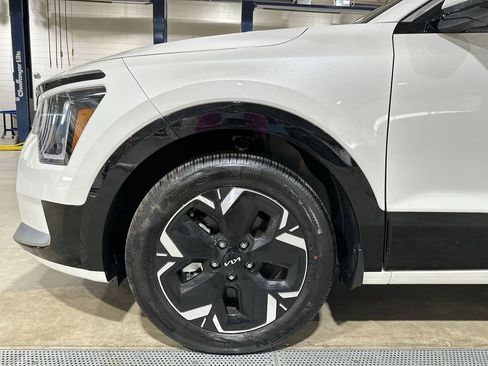 Used 2024 Kia Niro Wind image 18