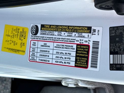 Used 2022 Toyota Highlander XLE AWD/4WD image 49