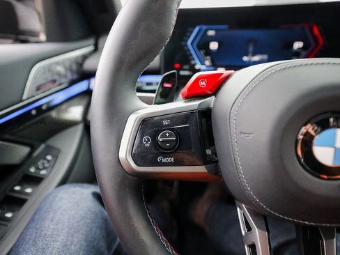 Used 2025 BMW M5 w/ Carbon Package image 17