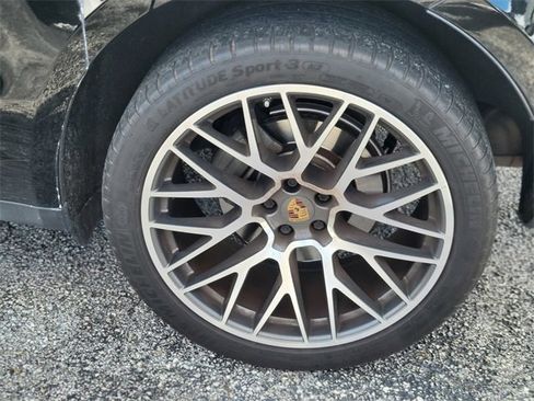 Used 2020 Porsche Macan S image 6