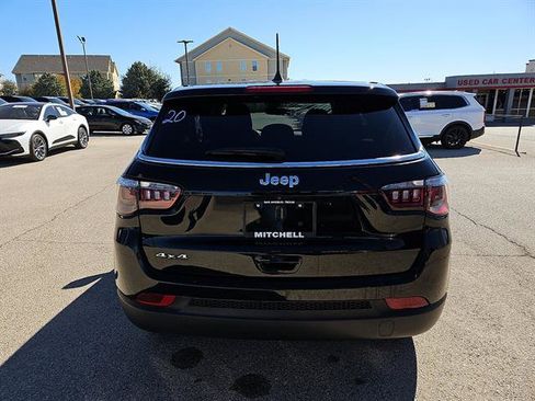 Used 2024 Jeep Compass Sport image 4