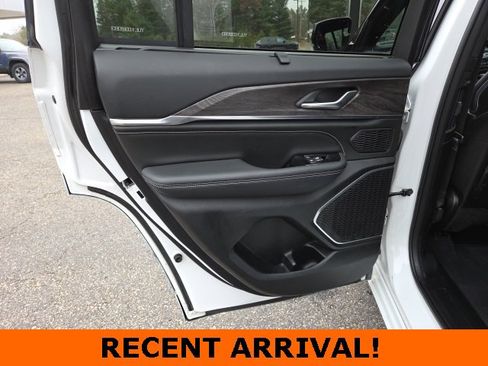 Used 2023 Jeep Grand Cherokee Overland w/ Luxury Tech Group IV image 47