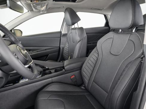 New 2026 Hyundai Elantra Limited FWD image 18