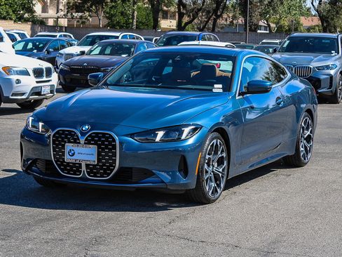 Certified 2025 BMW 430i Coupe w/ Convenience Package image 3