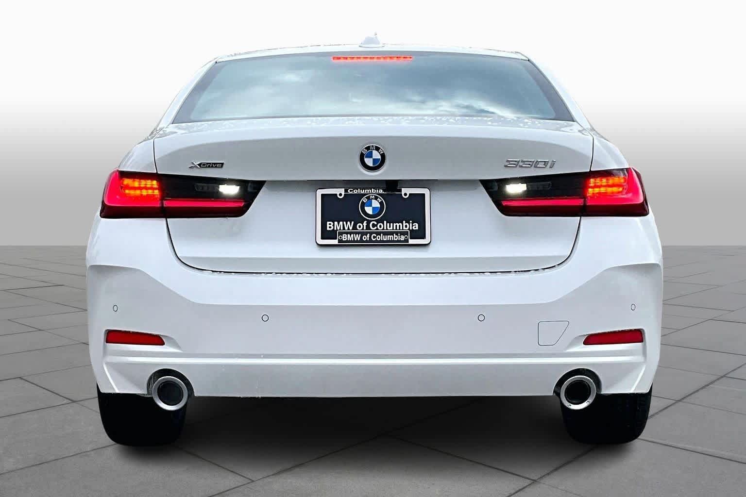 Used 2026 BMW 330i xDrive Sedan w/ Premium Package AWD/4WD image 4