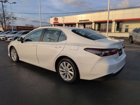 Used 2023 Toyota Camry LE image 3