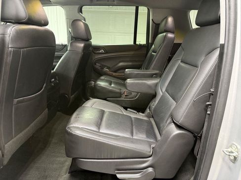 Used 2018 Chevrolet Suburban LT AWD/4WD image 31