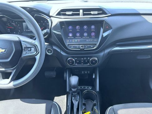 Used 2022 Chevrolet TrailBlazer LT w/ Sun and Liftgate Package AWD/4WD image 12
