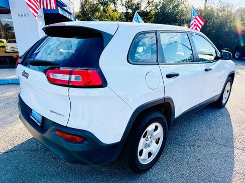 Used 2014 Jeep Cherokee Sport image 8