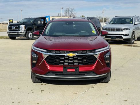 Used 2025 Chevrolet Trax LT w/ LT Convenience Package image 29