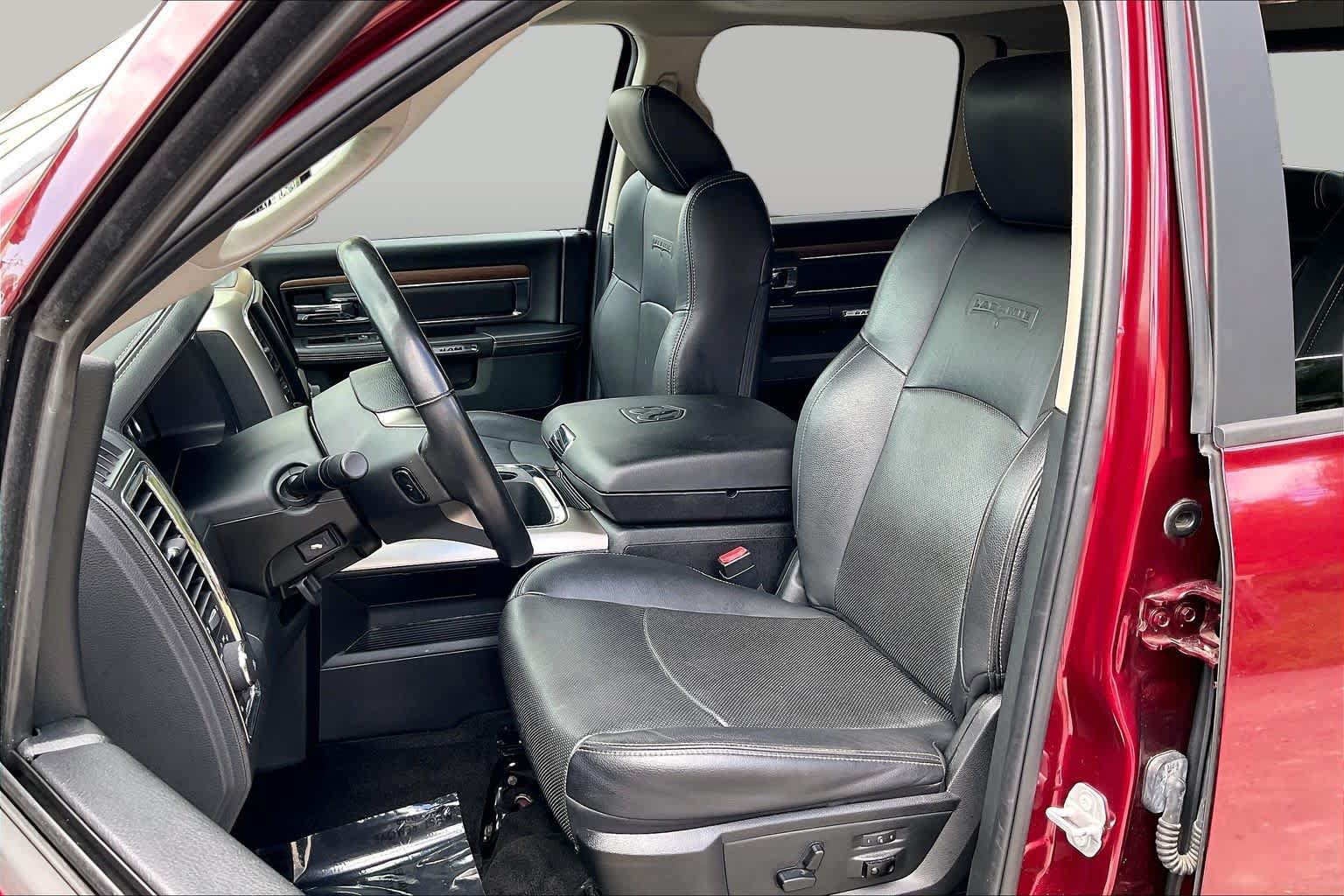 Used 2017 RAM 1500 Laramie w/ Convenience Group AWD/4WD image 24