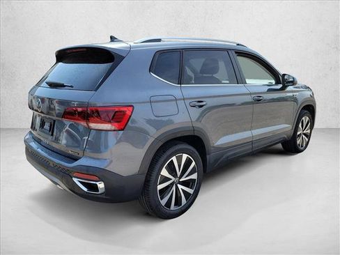 Used 2023 Volkswagen Taos SE AWD/4WD image 5