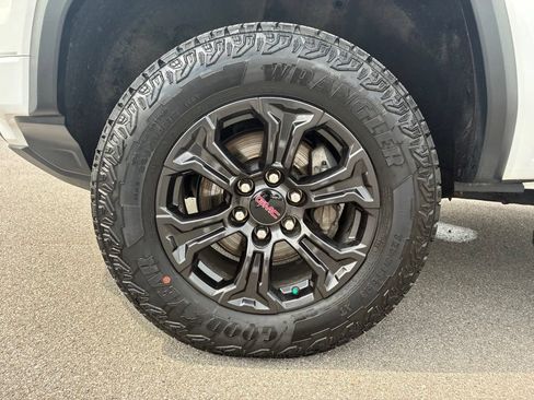 Used 2024 GMC Canyon Elevation w/ Convenience Package AWD/4WD image 20
