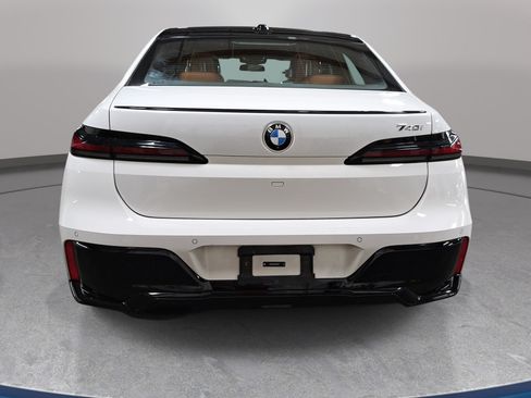 Used 2024 BMW 740i RWD image 7