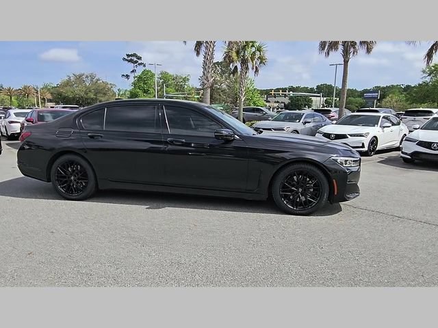 Used 2022 BMW 740i w/ Premium Package RWD image 28