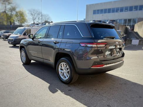 New 2026 Jeep Grand Cherokee Laredo AWD/4WD image 12