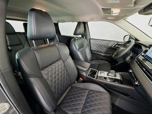 Used 2023 Mitsubishi Outlander SEL image 25