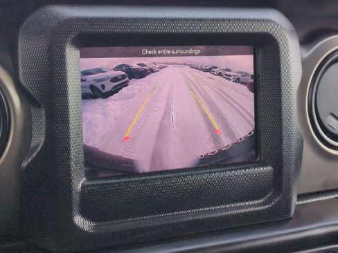 Used 2020 Jeep Wrangler Unlimited Willys image 32