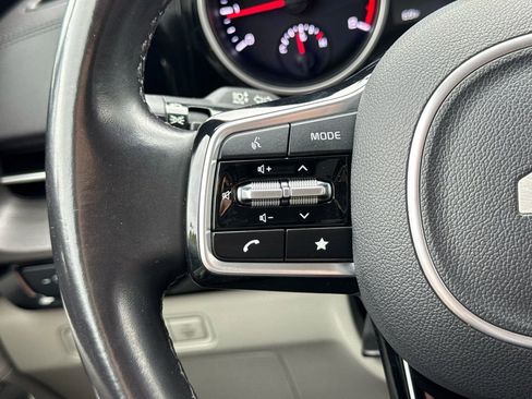 Used 2022 Kia Carnival SX image 34