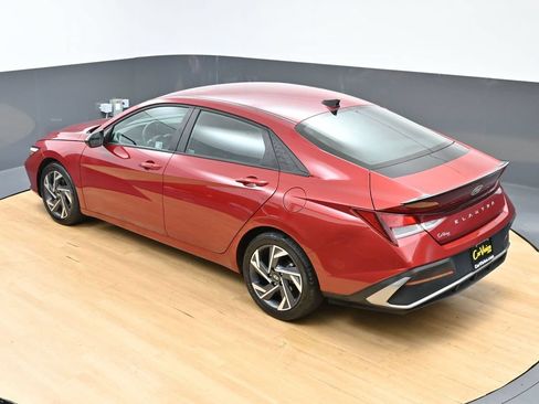 Used 2025 Hyundai Elantra Sport FWD image 41