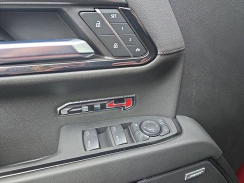 Used 2024 GMC Sierra 1500 AT4 w/ Technology Package image 31