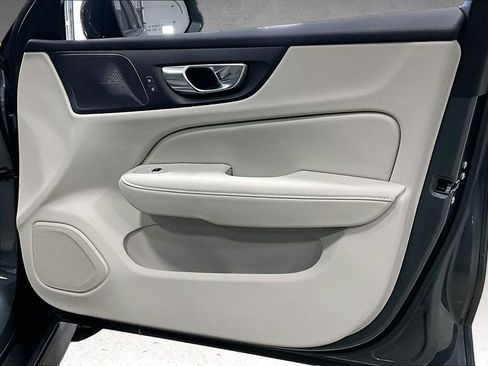 Certified 2026 Volvo V60 B5 Cross Country Plus w/ Protection Package Premier AWD/4WD image 28