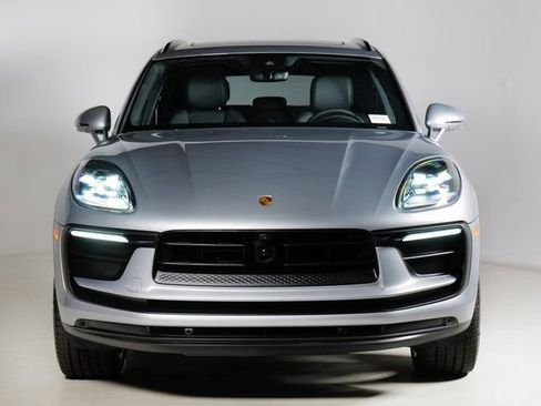 Certified 2026 Porsche Macan AWD/4WD image 6